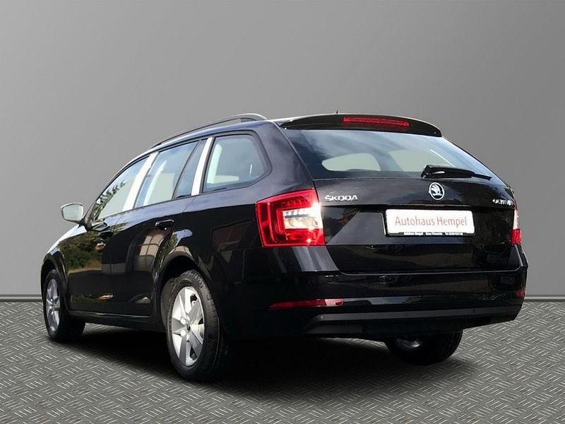 Gebraucht Skoda Octavia Tour 116 PS (85 kW) 2020 Schwarz Kombi