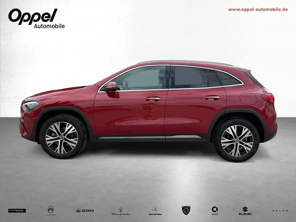 Gebraucht Mercedes GLA200 Advanced Plus 177 PS (130 kW) 2024 Patagonienrot  metalliclack SUV