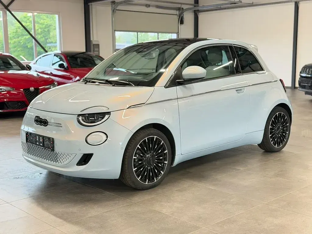 Gebraucht Fiat 500e La Prima 86 kW (118 PS) 2023 Blau Limousine