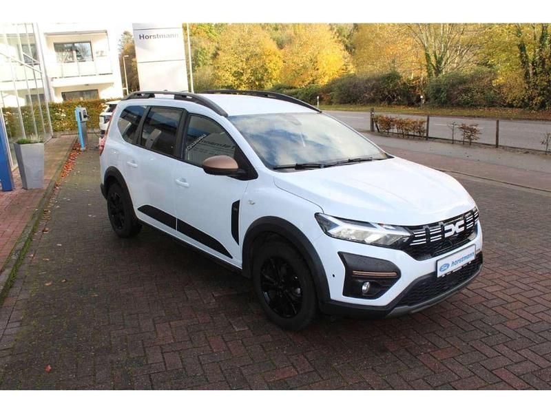 Gebraucht Dacia Jogger Extreme 110 PS (80 kW) 2024 Arktisweiß Van / Kleinbus