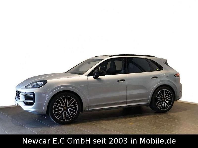 Dolomitsilbermetallic (f0) Gebraucht 2024 Porsche Cayenne SUV | 126.130 € - Bild 1/4