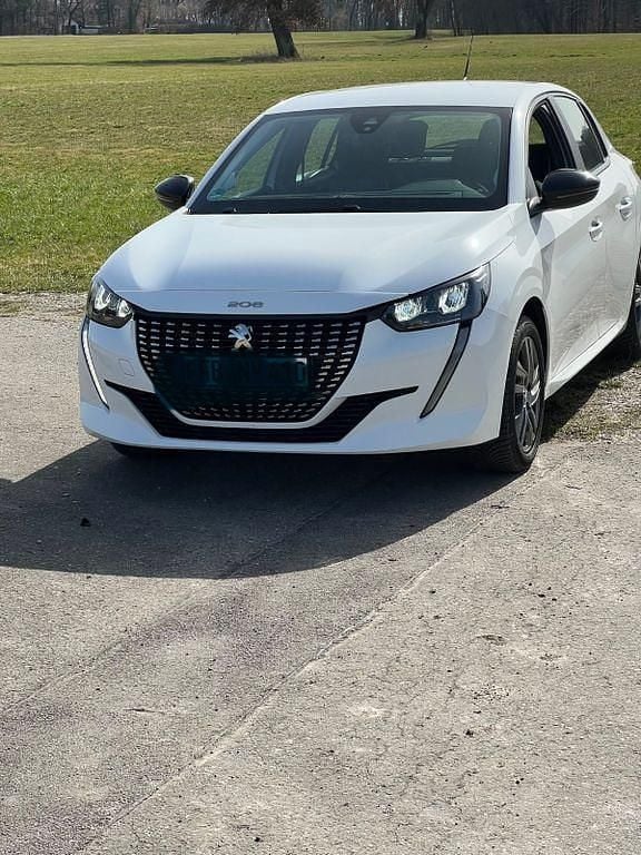 Gebraucht Peugeot 208 Active 101 PS (74 kW) 2022 Weiß Kleinwagen
