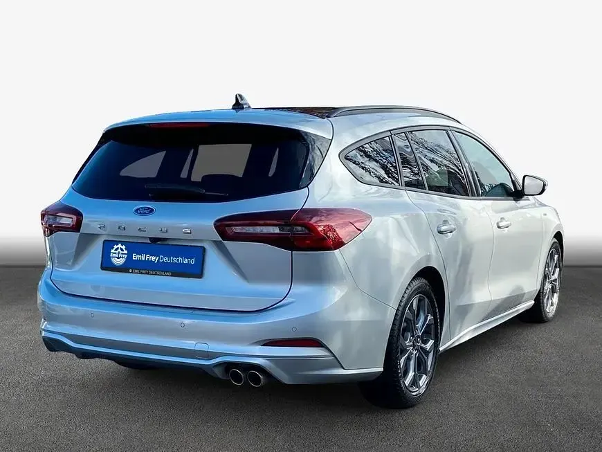 Gebraucht Ford Focus ST-Line X 155 PS (114 kW) 2024 Silber Limousine
