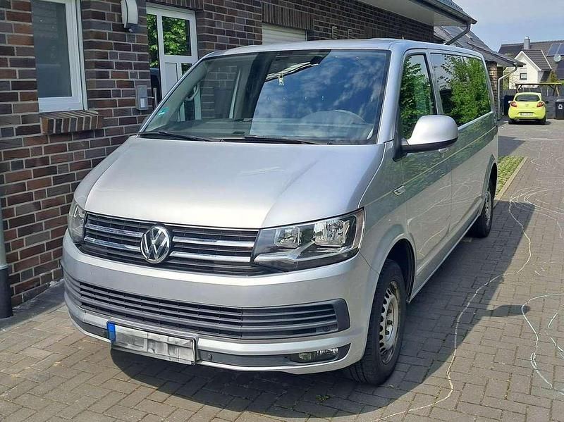 Grau Gebraucht 2015 VW T6 Van | 15.500 € - Bild 1/4
