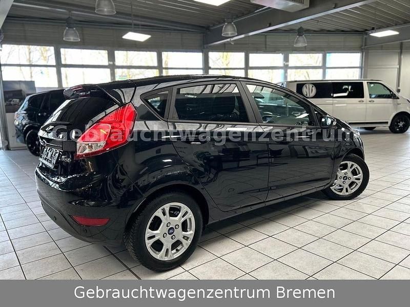 Gebraucht Ford Fiesta SYNC Edition 101 PS (74 kW) 2014 Schwarz Kleinwagen