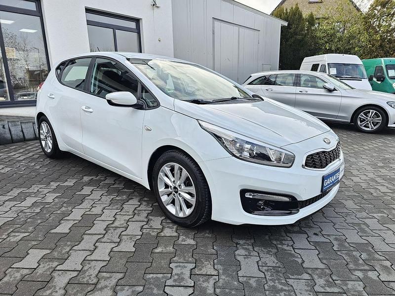 Gebraucht Kia Ceed Edition 7 136 PS (100 kW) 2017 Weiß Kleinwagen