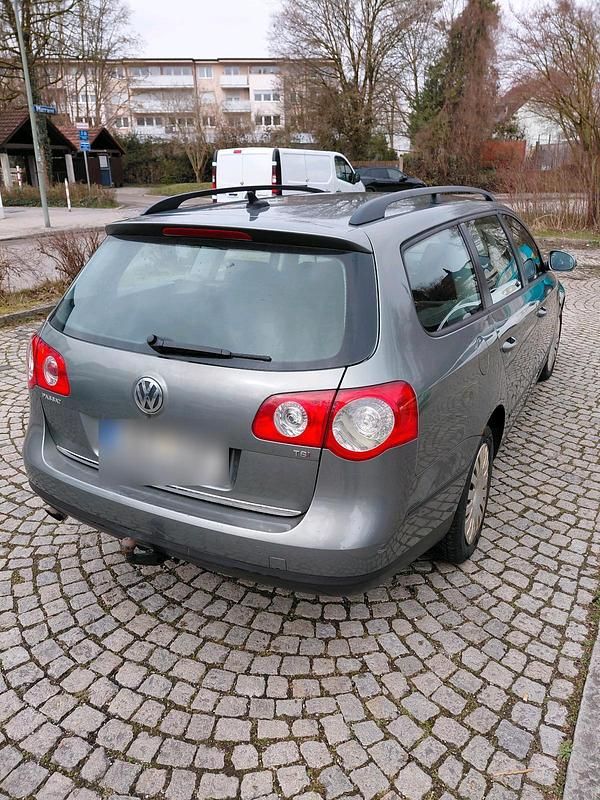 Gebraucht VW Passat 123 PS (90 kW) 2009 Grau Kombi