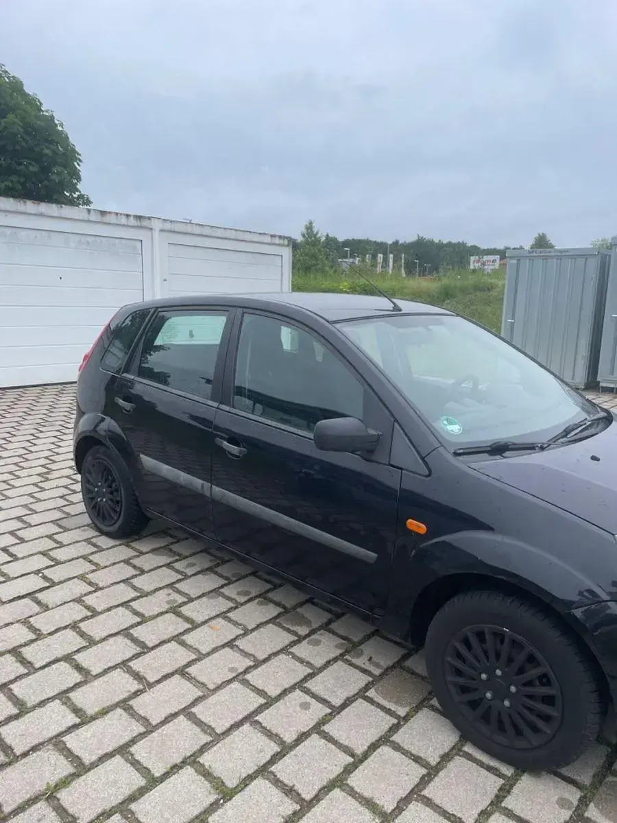 Gebraucht Ford Fiesta 80 PS (58 kW) 2007 Schwarz Kleinwagen