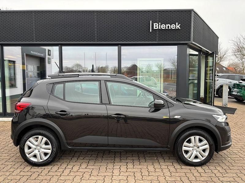 Gebraucht Dacia Sandero Expression 91 PS (66 kW) 2024 Schwarz Limousine