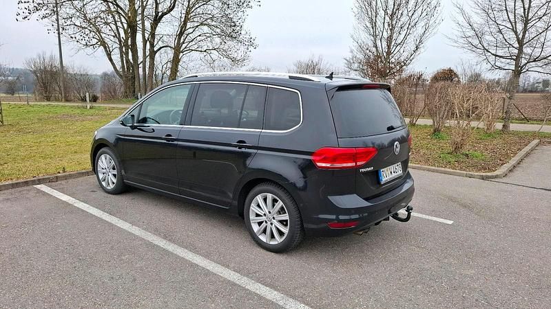 Gebraucht VW Touran Highline 150 PS (110 kW) 2016 Schwarz Van / Kleinbus