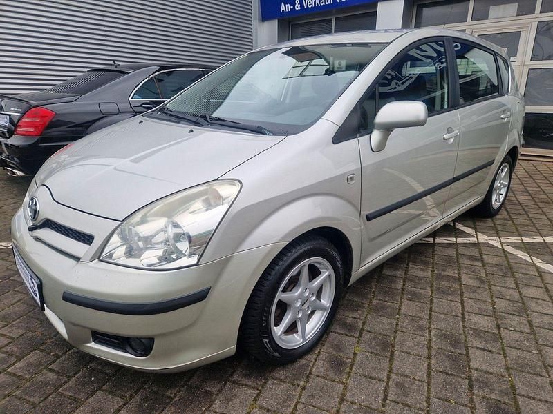Gebraucht Toyota Corolla Verso 129 PS (94 kW) 2007 Braun Van / Kleinbus