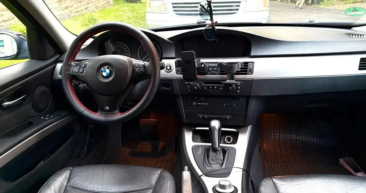 Gebraucht BMW 320 163 PS (119 kW) 2006 Schwarz Kombi