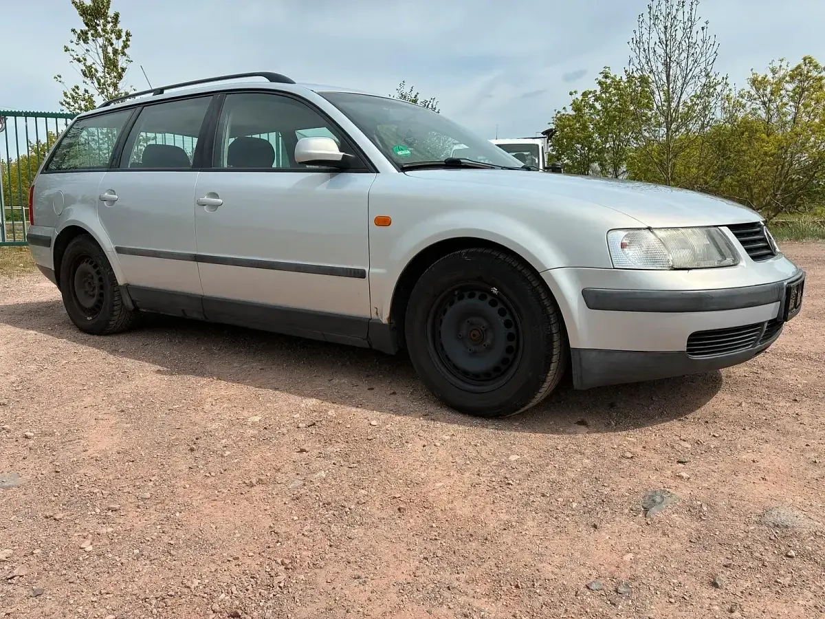 Gebraucht VW Passat 125 PS (91 kW) 1998 Silber Kombi