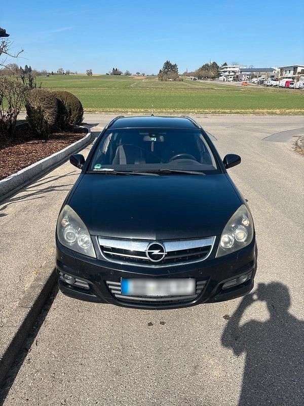 Gebraucht Opel Signum 150 PS (110 kW) 2007 Schwarz Kleinwagen
