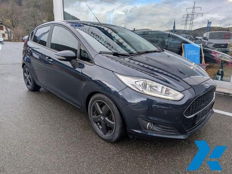 Gebraucht Ford Fiesta Celebration 101 PS (74 kW) 2017 Dunkelblau Kleinwagen