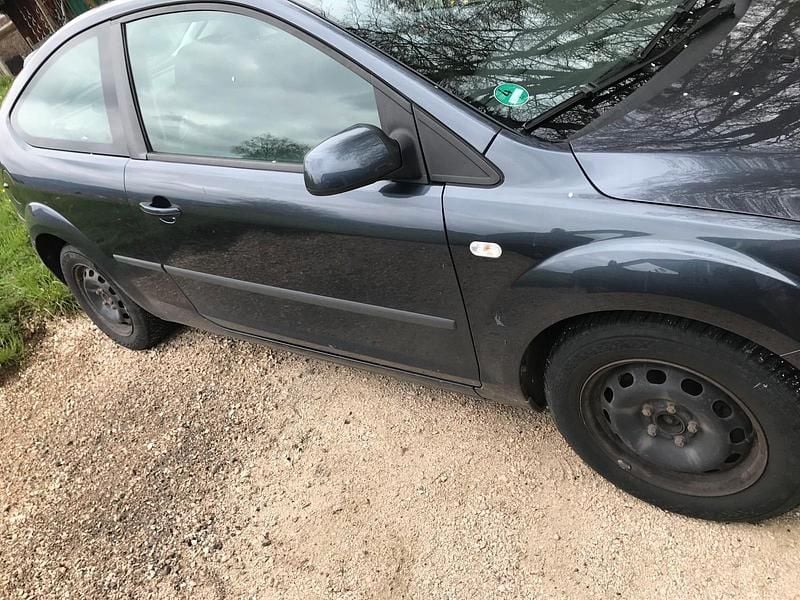 Second-hand Ford Focus 80 CP (58 kW) 2006 Albastru Berlinǎ