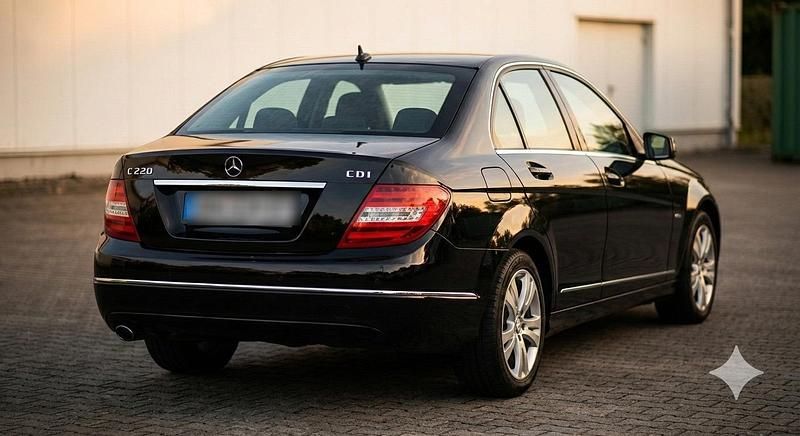 Gebraucht Mercedes C220 Avantgarde 170 PS (125 kW) 2011 Schwarz Limousine