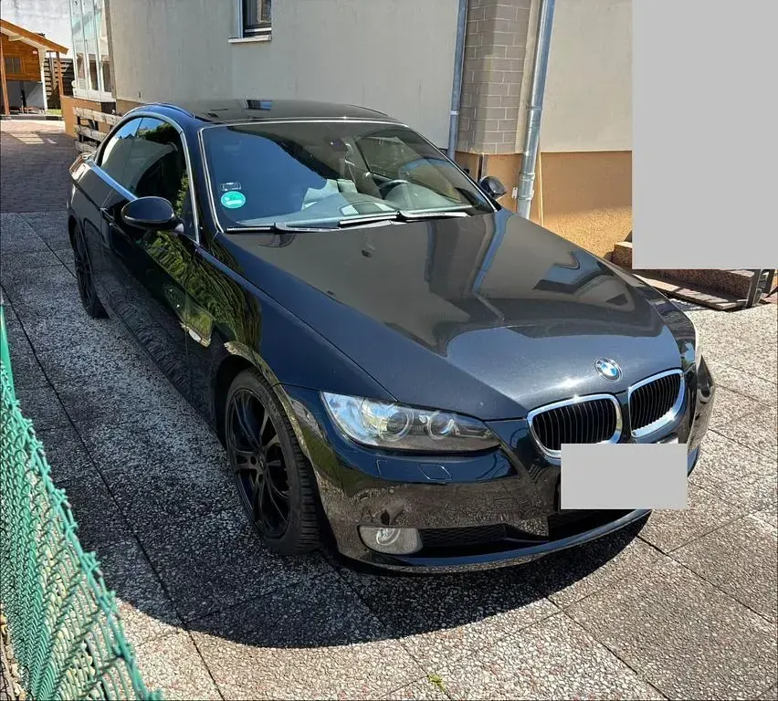 Gebraucht BMW 320 Cabriolet 170 PS (125 kW) 2010 Schwarz Cabrio