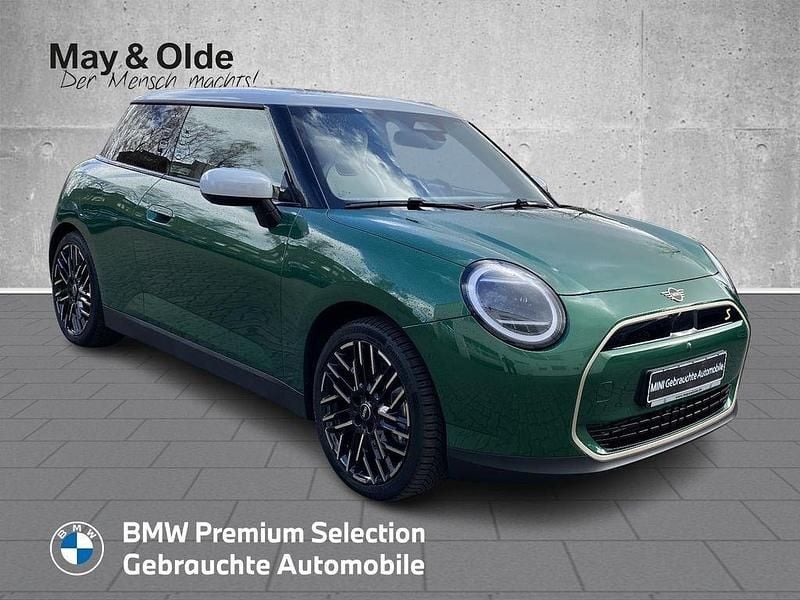 Gebraucht Mini Cooper SE 160 kW (218 PS) 2025 British racing green iv metall Kleinwagen