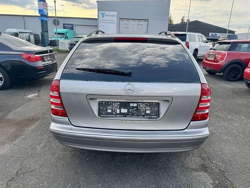 Second-hand Mercedes C220 150 CP (110 kW) 2005 Argintiu Break
