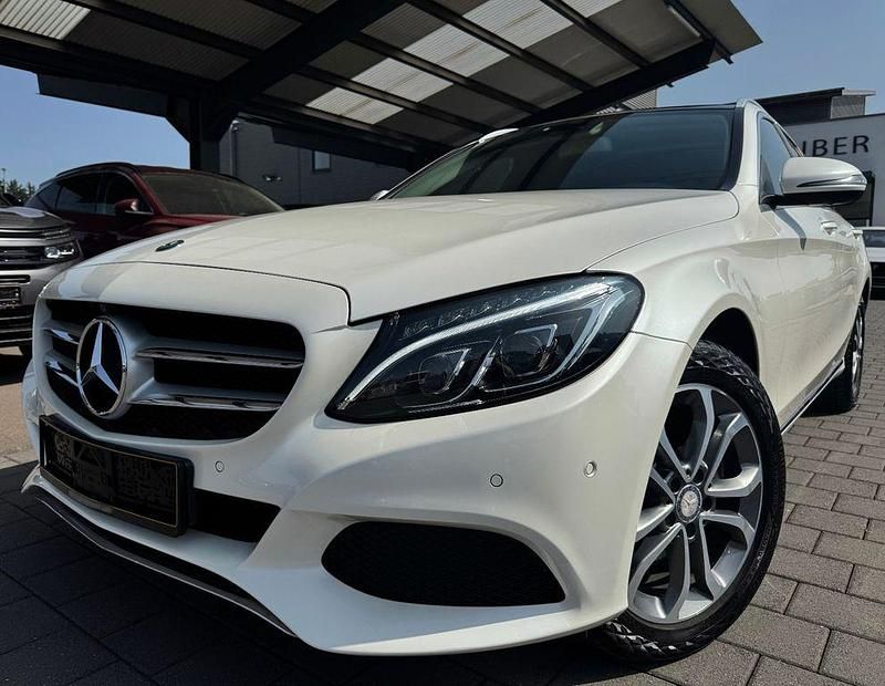 Weiß Gebraucht 2016 Mercedes C220 Limousine | 12.950 € (Guter Preis) - Bild 1/4