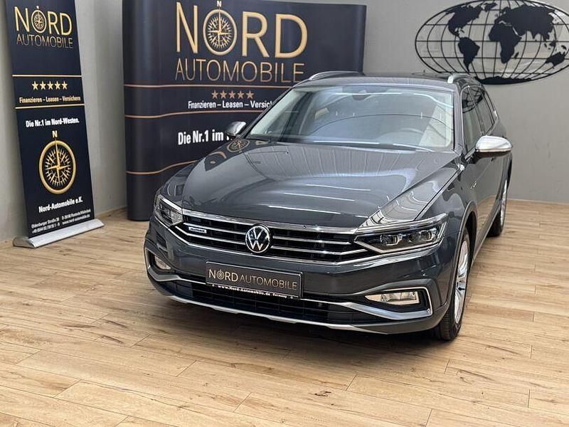 Grau Gebraucht 2020 VW Passat | 25.700 € (Guter Preis) - Bild 1/3
