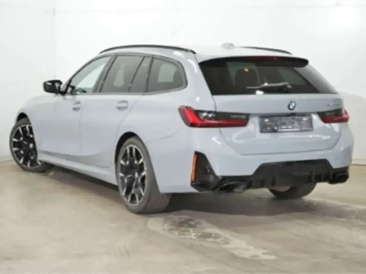 Käytetty BMW 340 M Sport 340 HP (250 kW) 2025 Harmaa Farmari