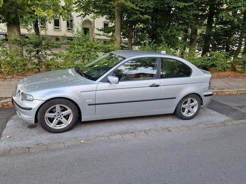 Silber Gebraucht 2003 BMW 316 Compact Kleinwagen | 1.450 € (Teuer) - Bild 1/4