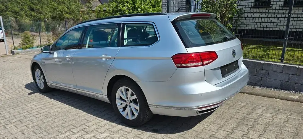 Second-hand VW Passat R-line 190 CP (139 kW) 2019 Argintiu Break
