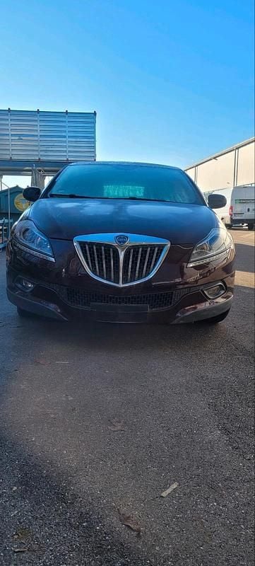 Gebraucht Lancia Delta 120 PS (88 kW) 2009 Rot Kleinwagen