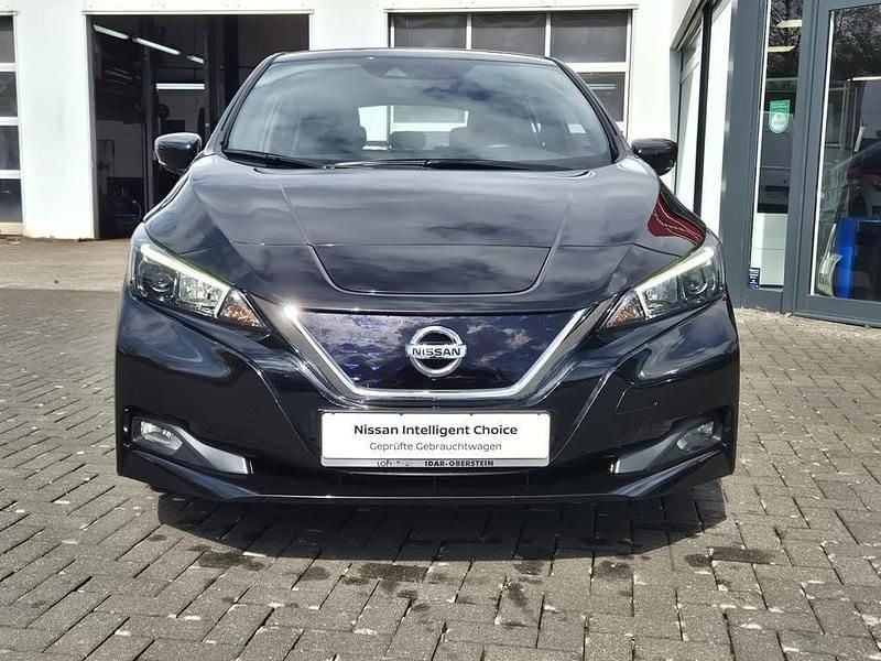Second-hand Nissan Leaf Acenta 89 kW (122 CP) 2022 Negru Hatchback