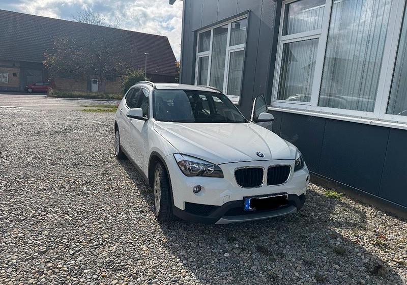 Weiß Gebraucht 2013 BMW X1 SUV | 6.850 € - Bild 1/4