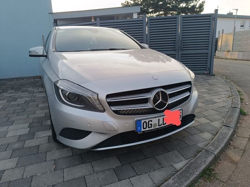 Silber Gebraucht 2014 Mercedes A200 Limousine | 11.500 € - Bild 1/4