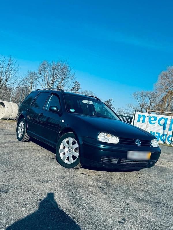 Second-hand VW Golf IV 105 CP (77 kW) 2004 Verde Break