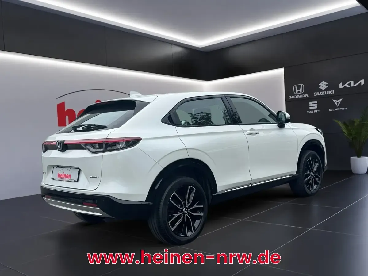 Gebraucht Honda HR-V Advance 131 PS (96 kW) 2022 Platinum white pearl SUV