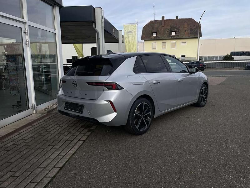 Gebraucht Opel Astra 131 PS (96 kW) 2024 Silber Kleinwagen