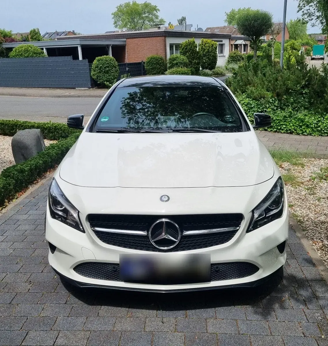 Gebraucht Mercedes CLA180 Shooting Brake 122 PS (89 kW) 2016 Weiß Kombi