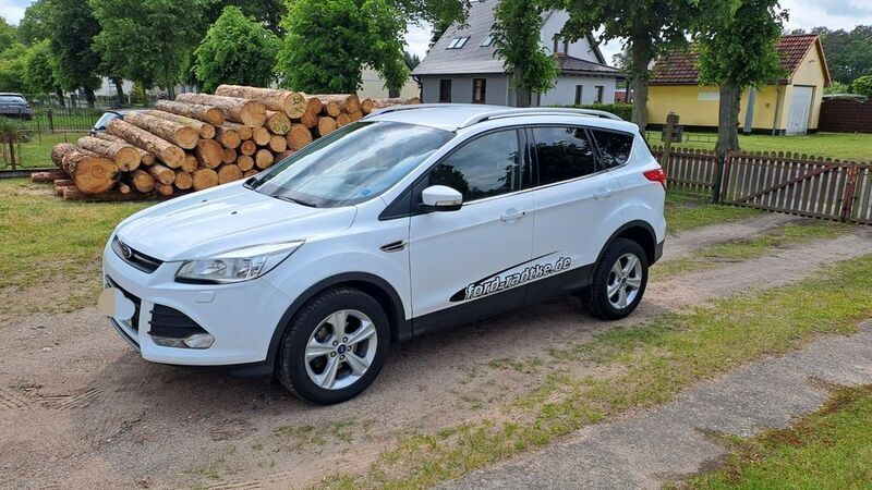 Weiß Gebraucht 2014 Ford Kuga Trend SUV | 7.999 € (Superpreis) - Bild 1/4