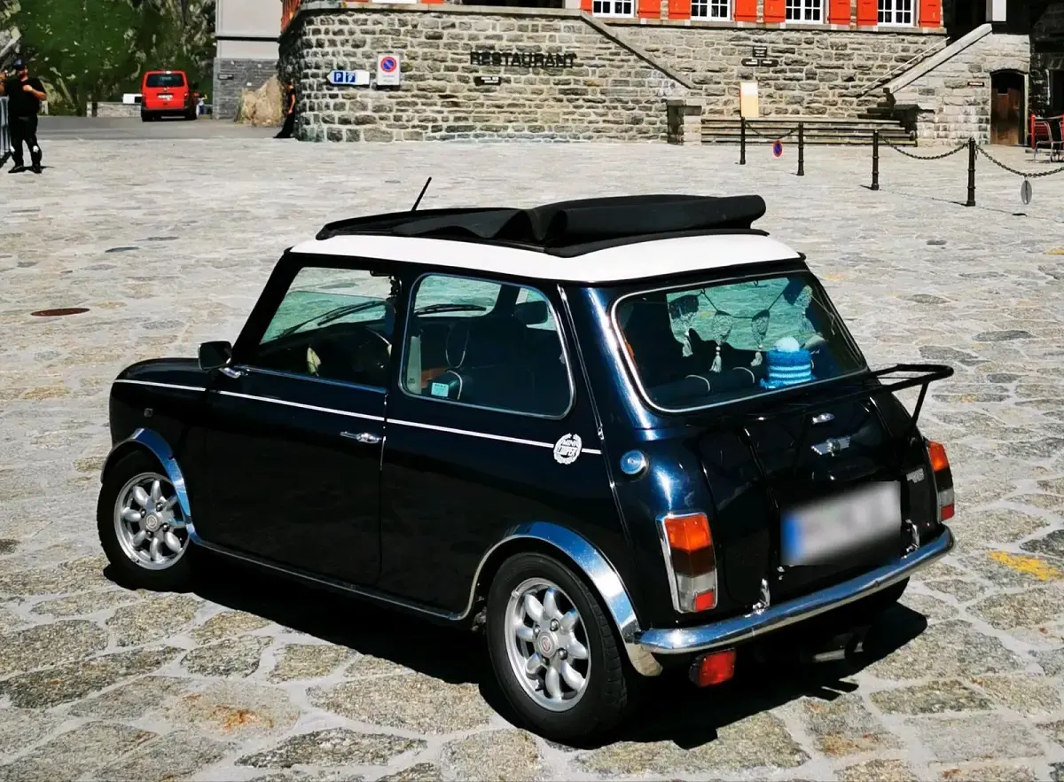 Używany Mini Cooper Classic 63 KM (46 kW) 1998 Niebieski Hatchback