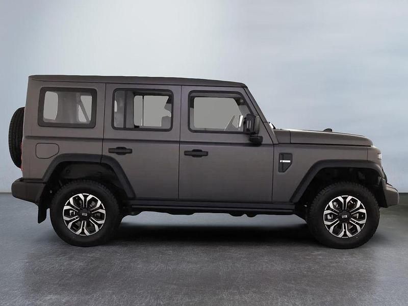 Neu BAW 212 166 PS (122 kW) 2026 Grau SUV