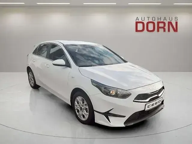 Usado Kia Ceed Vision 101 CV (74 kW) 2025 Blanco Utilitario