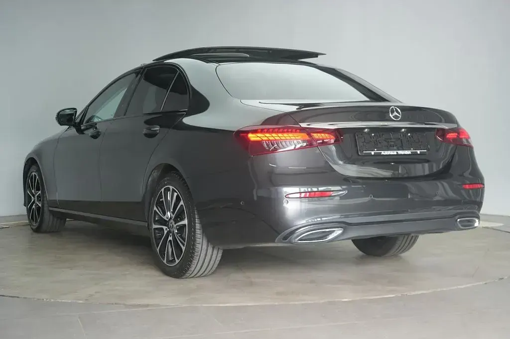 Gebraucht Mercedes E400 330 PS (242 kW) 2021 Schwarz Limousine