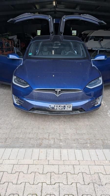 Blau Gebraucht 2017 Tesla Model X SUV | 35.000 € (Fairer Preis) - Bild 1/4