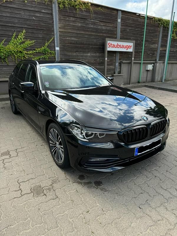 Gebraucht BMW 520 Sport Line 190 PS (139 kW) 2017 Schwarz Kombi