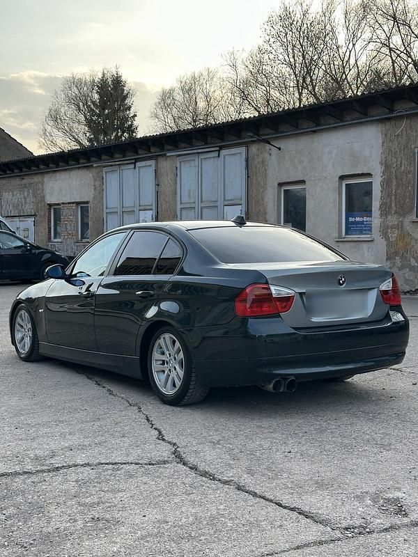 Gebraucht BMW 318 143 PS (105 kW) 2007 Grün Limousine