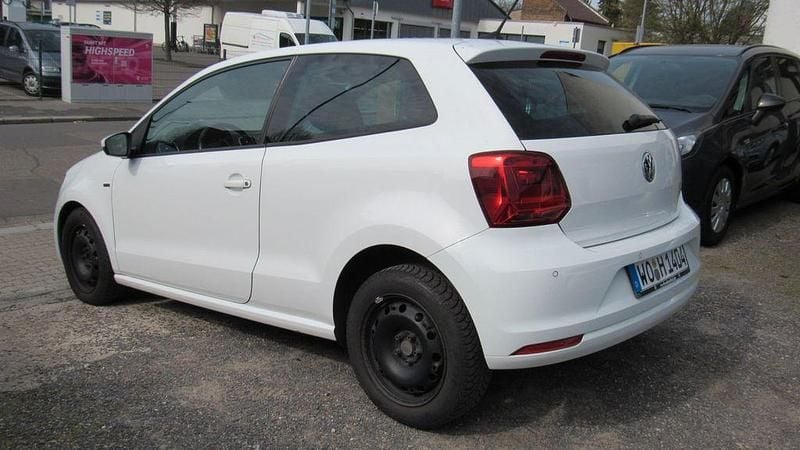 Gebraucht VW Polo LOUNGE 75 PS (55 kW) 2015 Weiß Kleinwagen