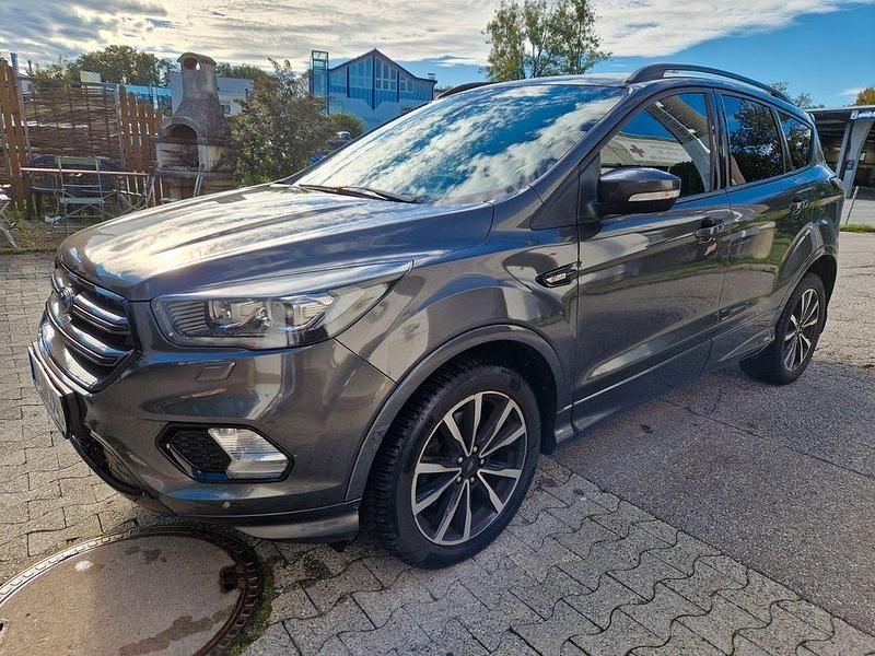 Grau Gebraucht 2019 Ford Kuga ST-Line SUV | 15.500 € (Guter Preis) - Bild 1/4