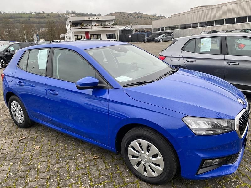 Uusi Skoda Fabia Selection 95 HP (69 kW) 2025 Sininen Sedan