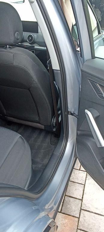 Gebraucht Audi Q2 Advanced 150 PS (110 kW) 2023 Silber SUV