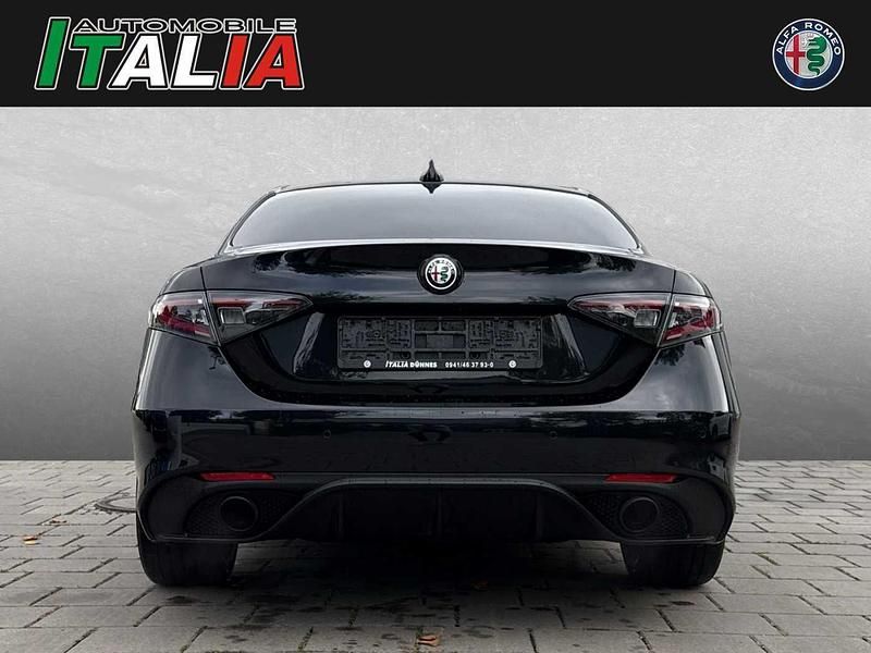 Neu Alfa Romeo Giulia Veloce 280 PS (205 kW) 2025 Schwarz (nero vulcano) Limousine